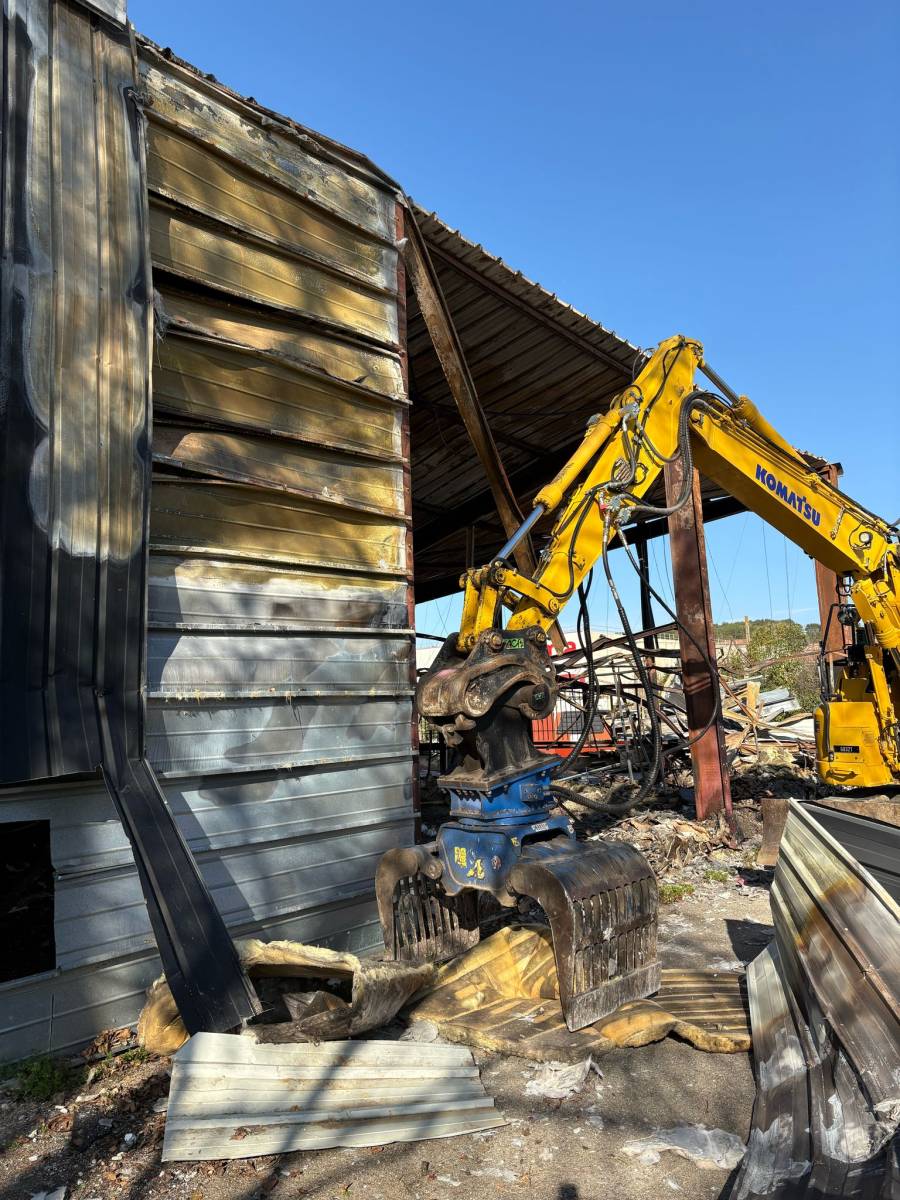 Étapes d'une démolition chez EMRJ