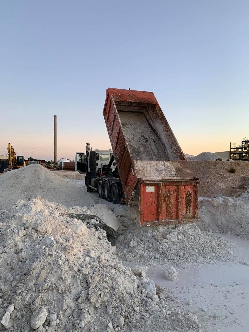 Maintenance industrielle avec déplacement de matière sur le site d'une entreprise de Lavéra près de Fos sur Mer
